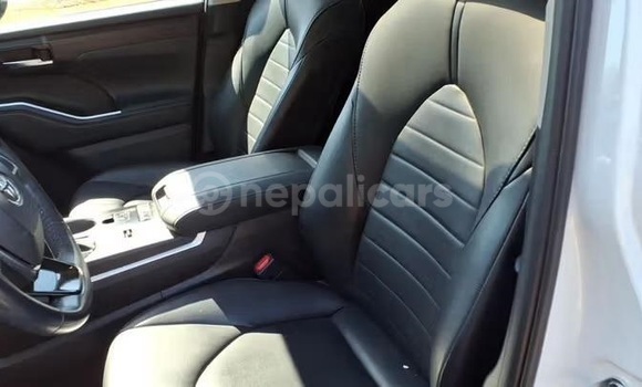 Buy Used Toyota Highlander White Car in Bhadrapur in Mechi Buy Used Toyota Highlander White Car in Bhadrapur in Mechi