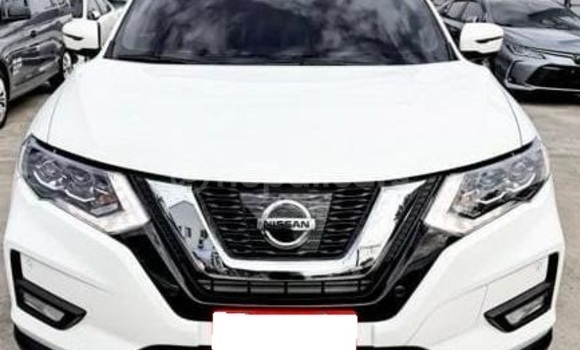 Buy Used Nissan X–Trail White Car in Bharatpur in Narayani Buy Used Nissan X–Trail White Car in Bharatpur in Narayani