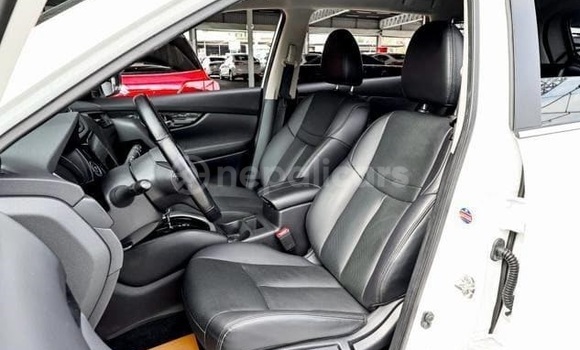 Buy Used Nissan X–Trail White Car in Bharatpur in Narayani Buy Used Nissan X–Trail White Car in Bharatpur in Narayani