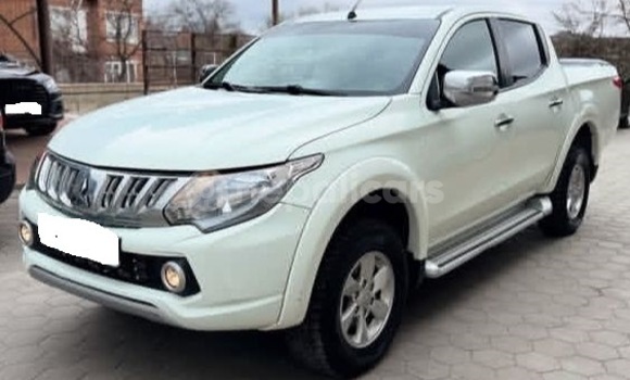 Buy Used Mitsubishi L200 White Car in Bhadrapur in Mechi Buy Used Mitsubishi L200 White Car in Bhadrapur in Mechi