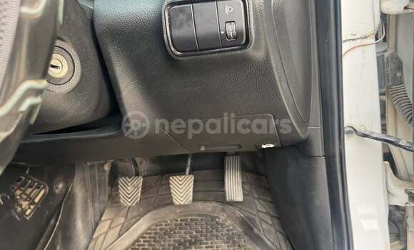 Buy Used Kia Sonet White Car in Kathmandu in Bagmati Buy Used Kia Sonet White Car in Kathmandu in Bagmati