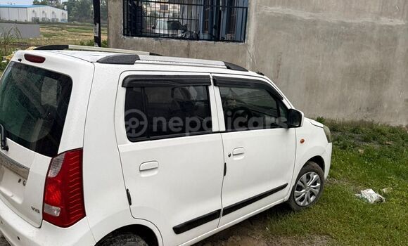 Buy Used Hyundai XG White Car in Bhaktapur in Bagmati Buy Used Hyundai XG White Car in Bhaktapur in Bagmati