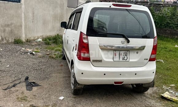 Buy Used Hyundai XG White Car in Bhaktapur in Bagmati Buy Used Hyundai XG White Car in Bhaktapur in Bagmati