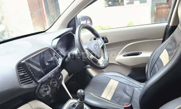 Buy Used Hyundai Santro Grey Car in Arjundhara in Koshi province Buy Used Hyundai Santro Grey Car in Arjundhara in Koshi province