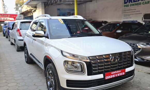 Buy Used Hyundai Venue White Car in Banganga in Lumbini province Buy Used Hyundai Venue White Car in Banganga in Lumbini province