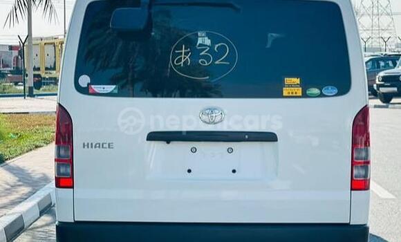 Buy Used Toyota Hiace White Car in Bhadrapur in Mechi Buy Used Toyota Hiace White Car in Bhadrapur in Mechi