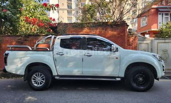 Buy Used Isuzu Hi lander Other Car in Kathmandu in Bagmati Buy Used Isuzu Hi lander Other Car in Kathmandu in Bagmati