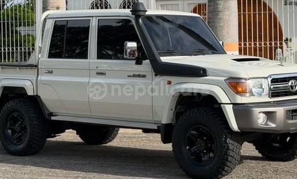 Buy Used Toyota Land Cruiser White Car in Bhadrapur in Mechi