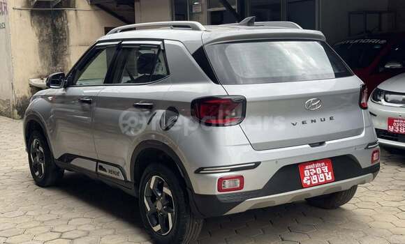 Buy Used Hyundai Venue Grey Car in Kathmandu metro 13 - kalimati area in Bagmati province Buy Used Hyundai Venue Grey Car in Kathmandu metro 13 - kalimati area in Bagmati province