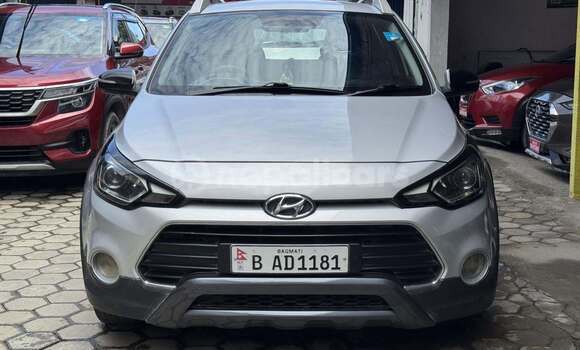 Buy Used Hyundai i20 Grey Car in Kathmandu metro 13 - kalimati area in Bagmati province