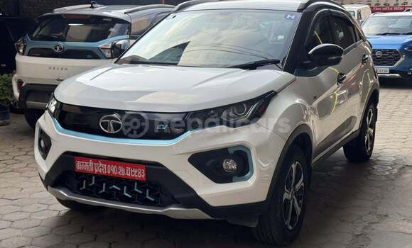Buy Used TATA Nexon White Car in Kathmandu metro 13 - kalimati area in Bagmati province