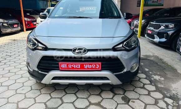 Buy Used Hyundai i20 Grey Car in Kathmandu metro 13 - kalimati area in Bagmati province