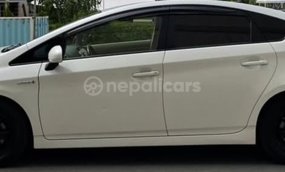 Buy Used Toyota Prius White Car in Bhadrapur in Mechi Buy Used Toyota Prius White Car in Bhadrapur in Mechi