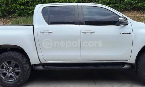 Buy Used Toyota Hilux White Car in Bhadrapur in Mechi Buy Used Toyota Hilux White Car in Bhadrapur in Mechi