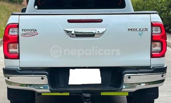 Buy Used Toyota Hilux White Car in Bhadrapur in Mechi Buy Used Toyota Hilux White Car in Bhadrapur in Mechi