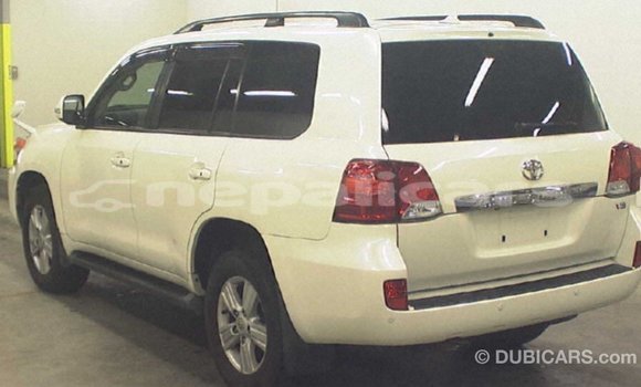 Buy Import Toyota Land Cruiser White Car in Import - Dubai in Bagmati Buy Import Toyota Land Cruiser White Car in Import - Dubai in Bagmati