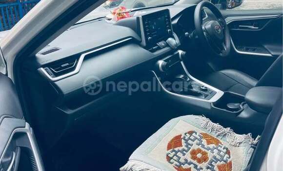 Buy Used Toyota Rav 4 White Car in Kathmandu in Bagmati Buy Used Toyota Rav 4 White Car in Kathmandu in Bagmati
