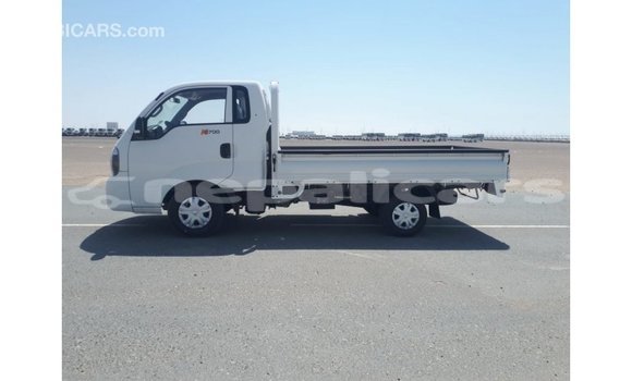 Buy Import Kia Carens White Car in Import - Dubai in Bagmati Buy Import Kia Carens White Car in Import - Dubai in Bagmati