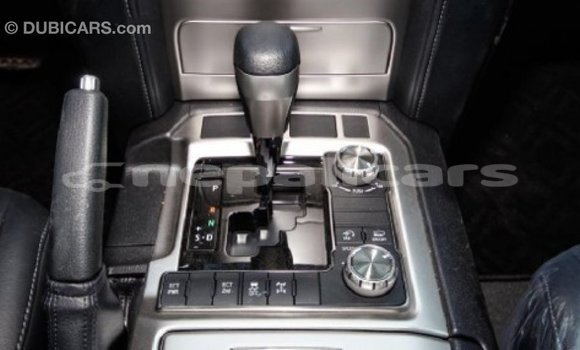Buy Import Toyota Land Cruiser White Car in Import - Dubai in Bagmati Buy Import Toyota Land Cruiser White Car in Import - Dubai in Bagmati