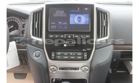 Buy Import Toyota Land Cruiser White Car in Import - Dubai in Bagmati Buy Import Toyota Land Cruiser White Car in Import - Dubai in Bagmati